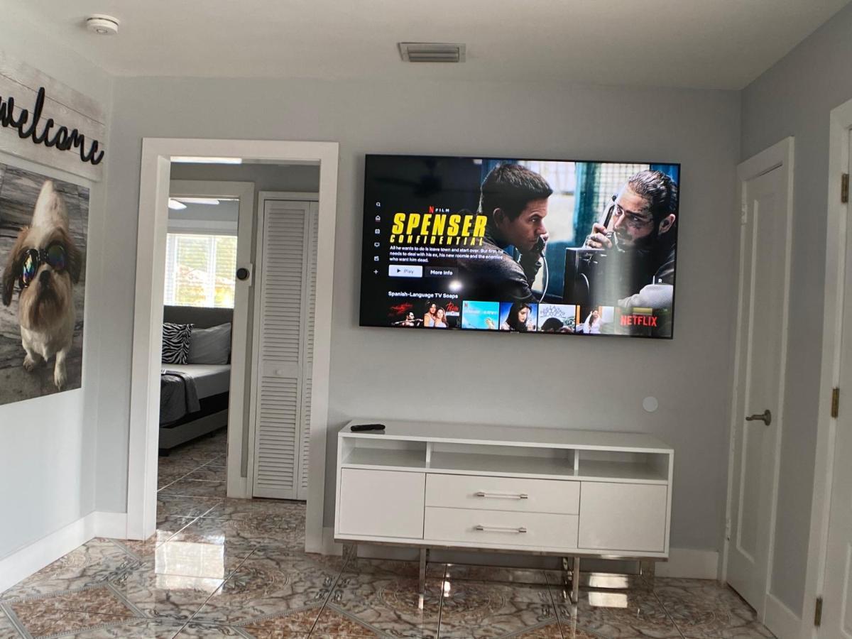 Main House 3 Bed 2 Bath & Guest House 1 Bed 1 Bath Miami Bagian luar foto
