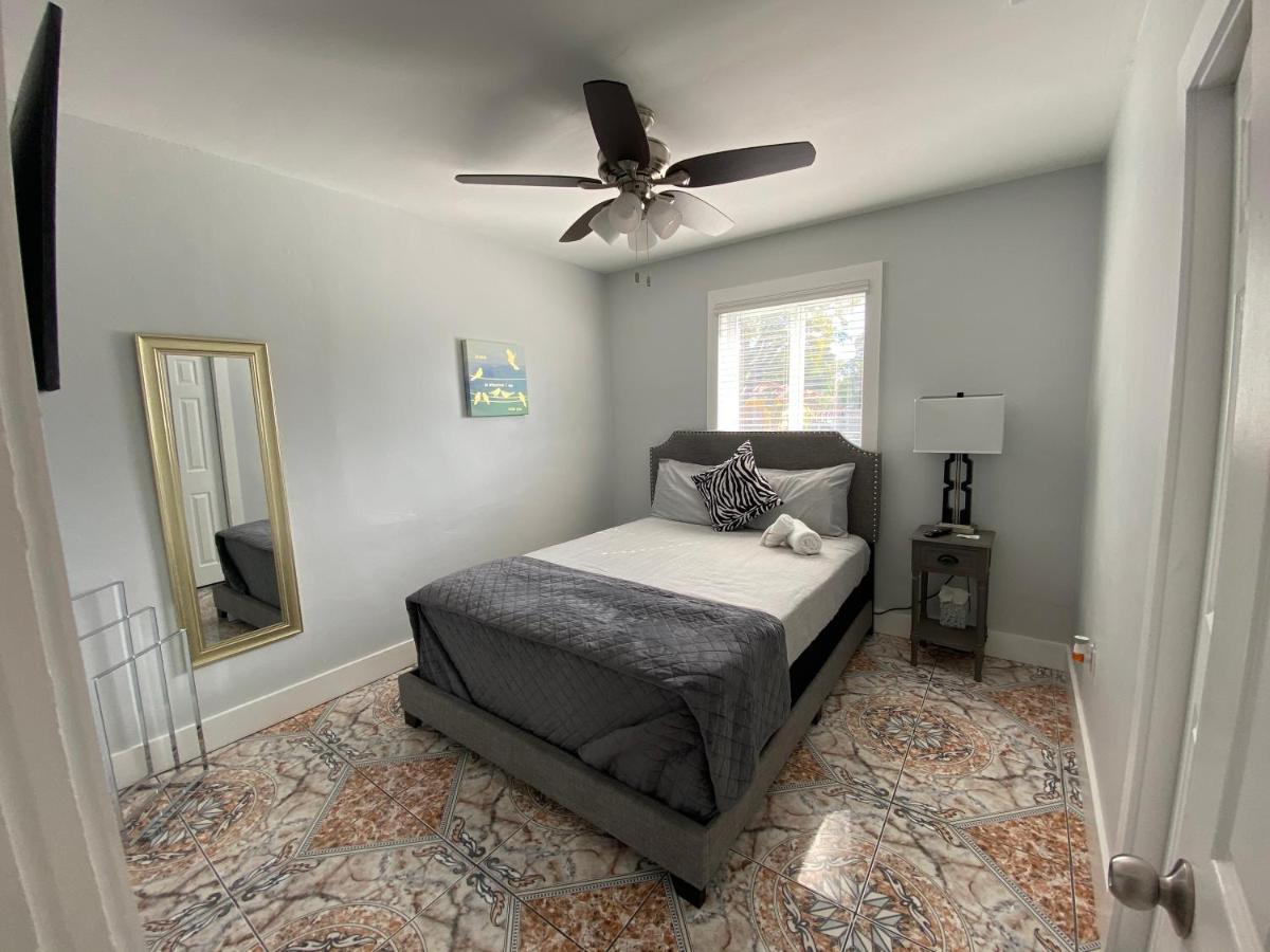Main House 3 Bed 2 Bath & Guest House 1 Bed 1 Bath Miami Bagian luar foto