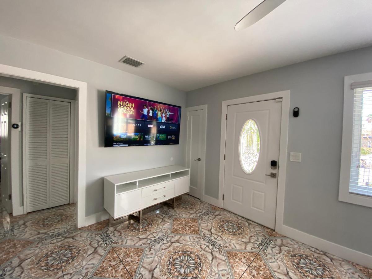 Main House 3 Bed 2 Bath & Guest House 1 Bed 1 Bath Miami Bagian luar foto