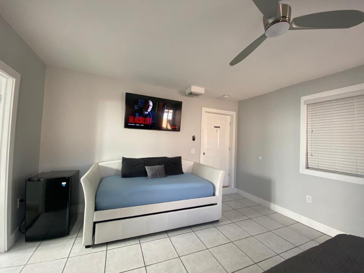 Main House 3 Bed 2 Bath & Guest House 1 Bed 1 Bath Miami Bagian luar foto