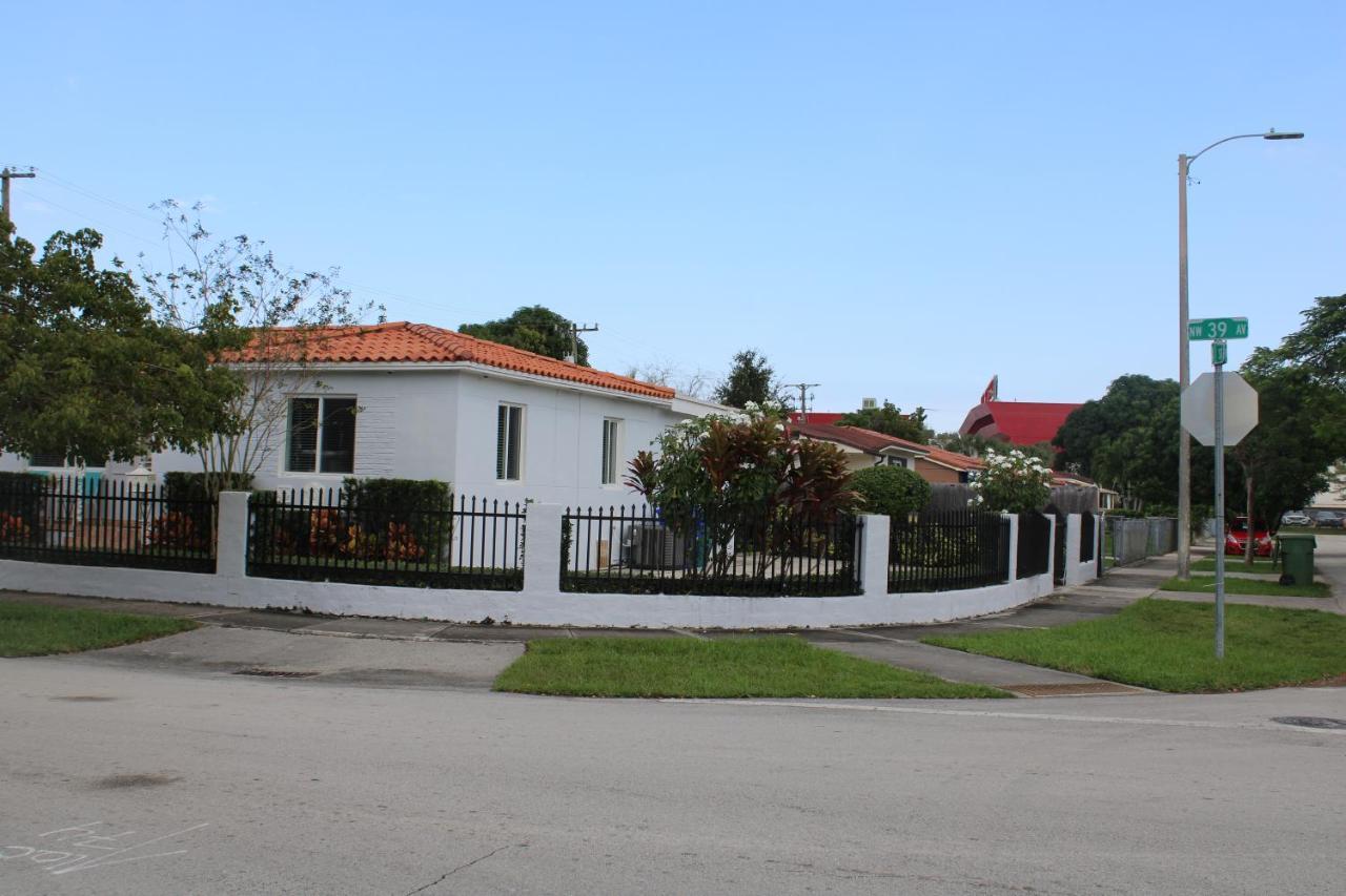 Main House 3 Bed 2 Bath & Guest House 1 Bed 1 Bath Miami Bagian luar foto