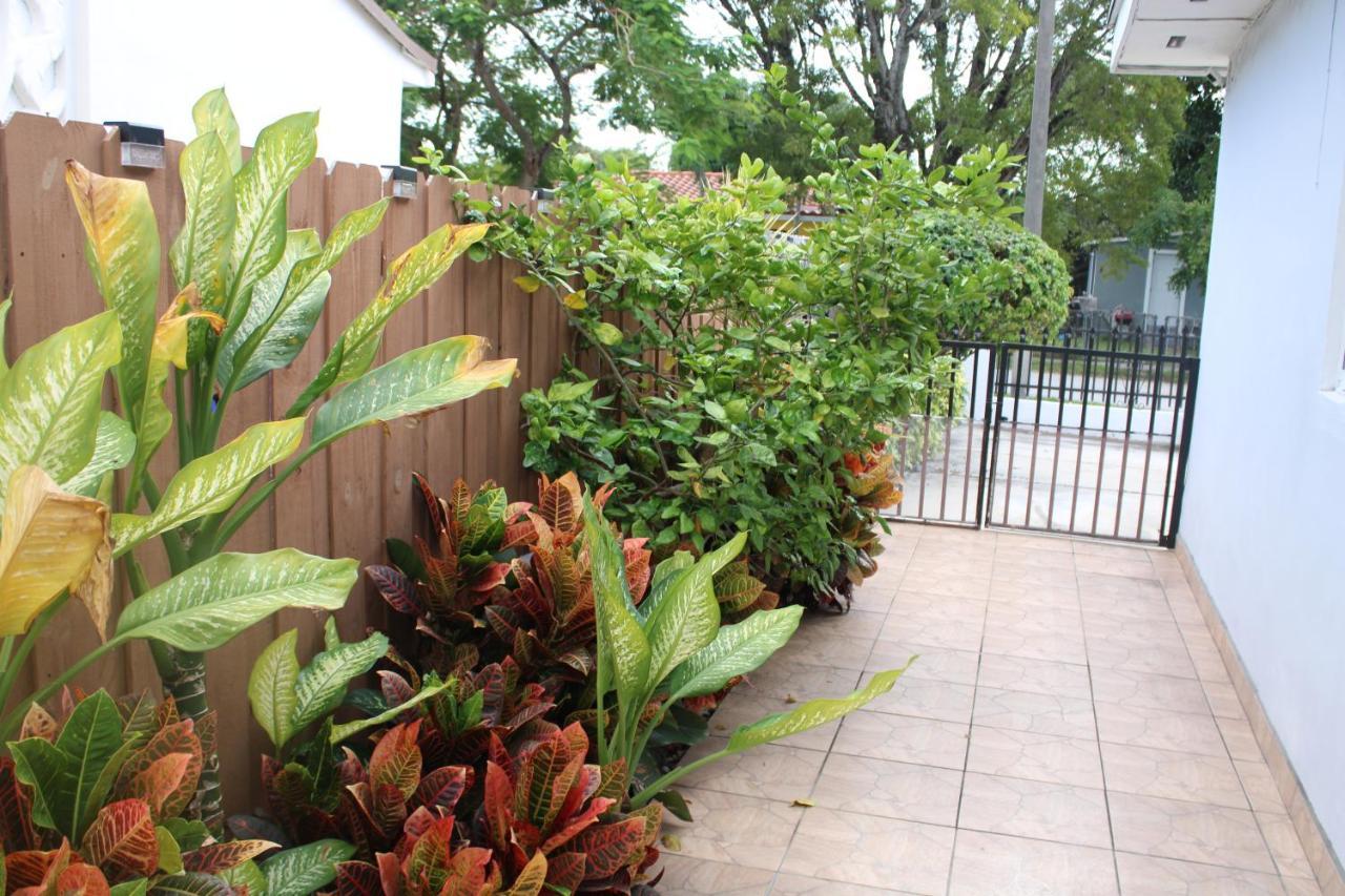 Main House 3 Bed 2 Bath & Guest House 1 Bed 1 Bath Miami Bagian luar foto