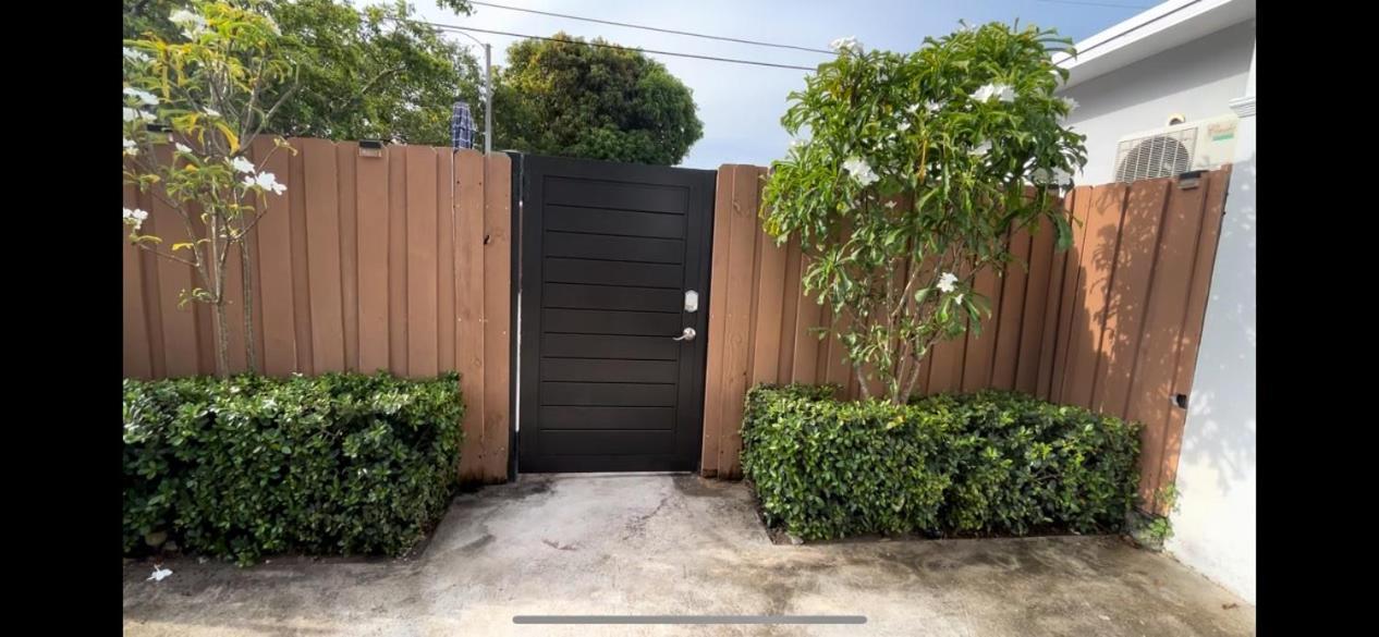 Main House 3 Bed 2 Bath & Guest House 1 Bed 1 Bath Miami Bagian luar foto