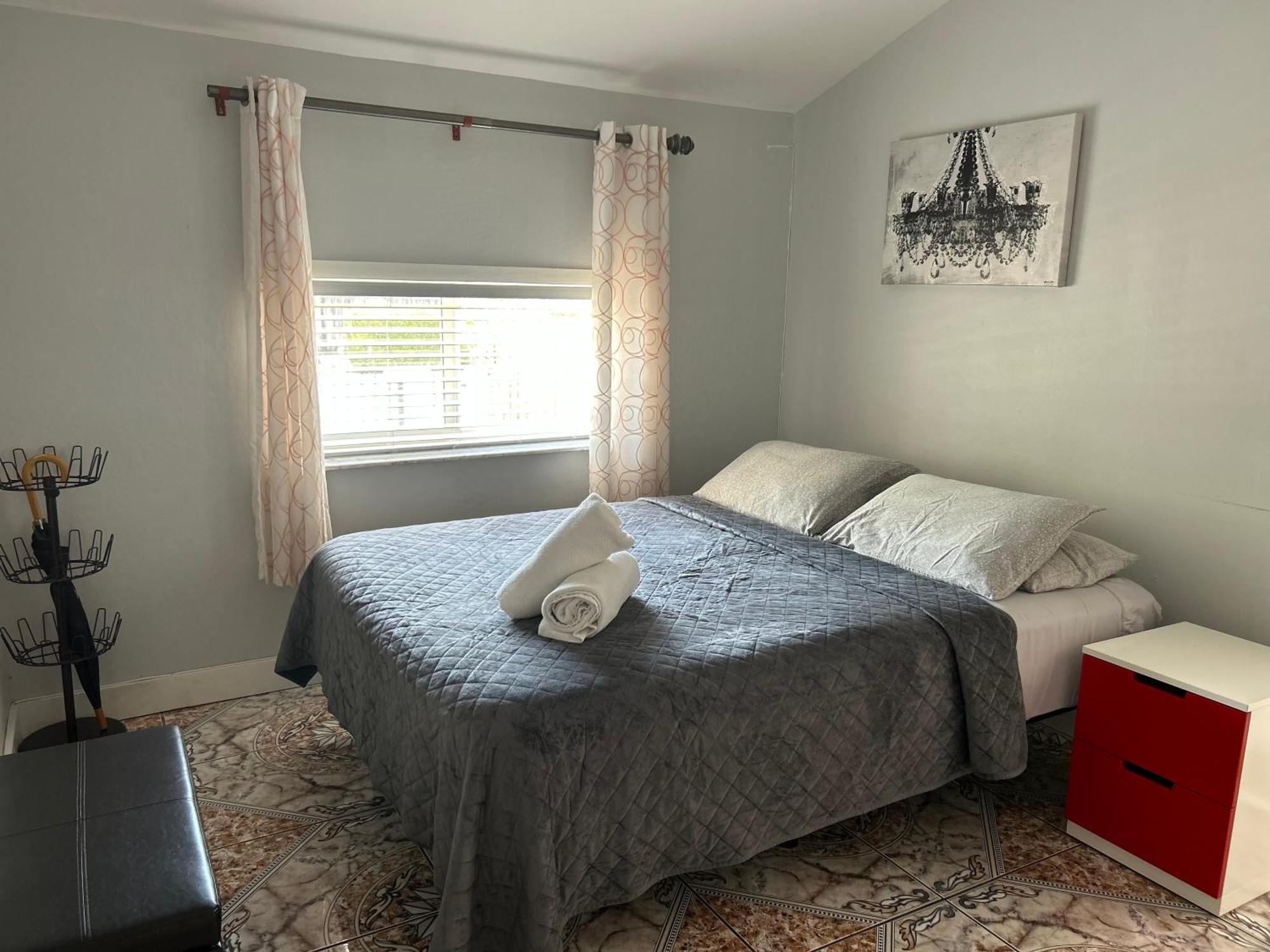 Main House 3 Bed 2 Bath & Guest House 1 Bed 1 Bath Miami Bagian luar foto