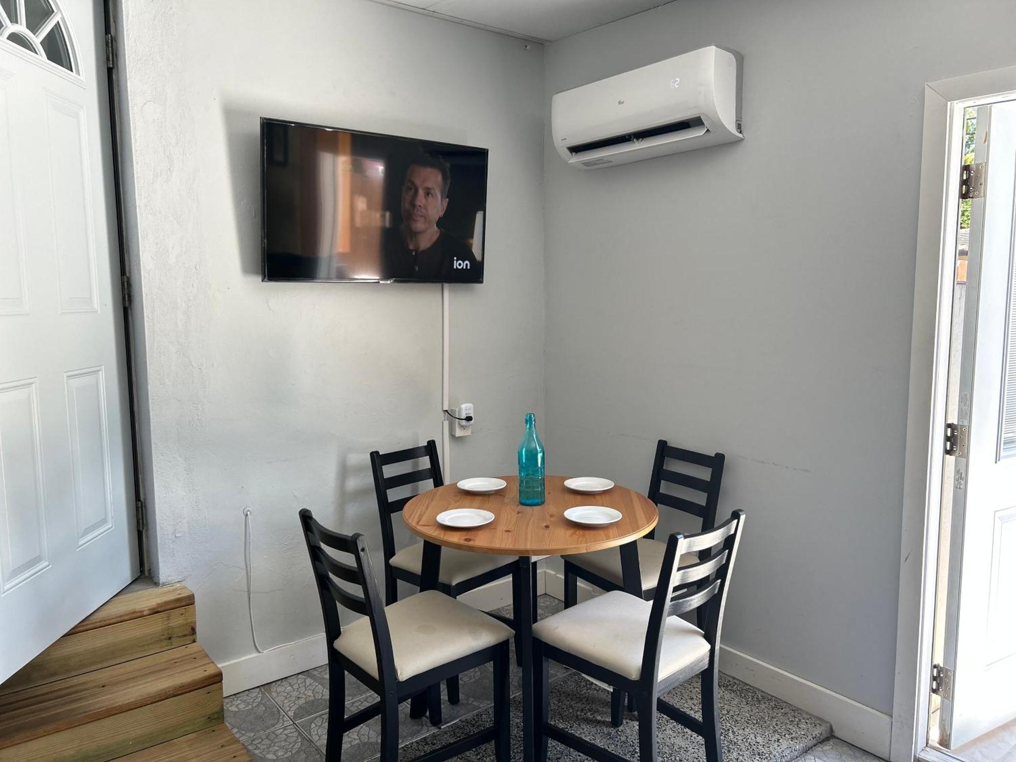 Main House 3 Bed 2 Bath & Guest House 1 Bed 1 Bath Miami Bagian luar foto